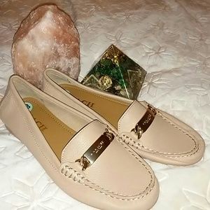Women's Coach Olive Loafer size 8 1/2